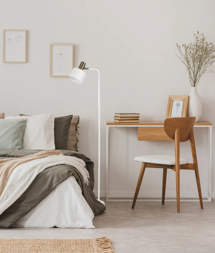 FLOTAR: Interior Cylinder Iron Shade with Antique Brass Highlight Floor Lamp - White