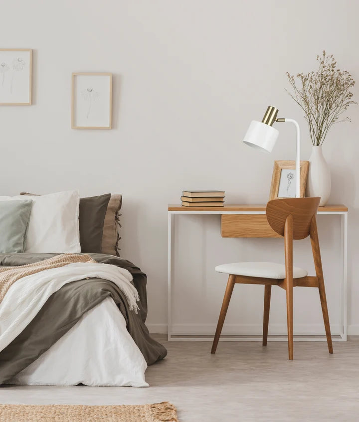 FLOTAR: Interior Cylinder Iron Shade with Antique Brass Highlight Table Lamp - White
