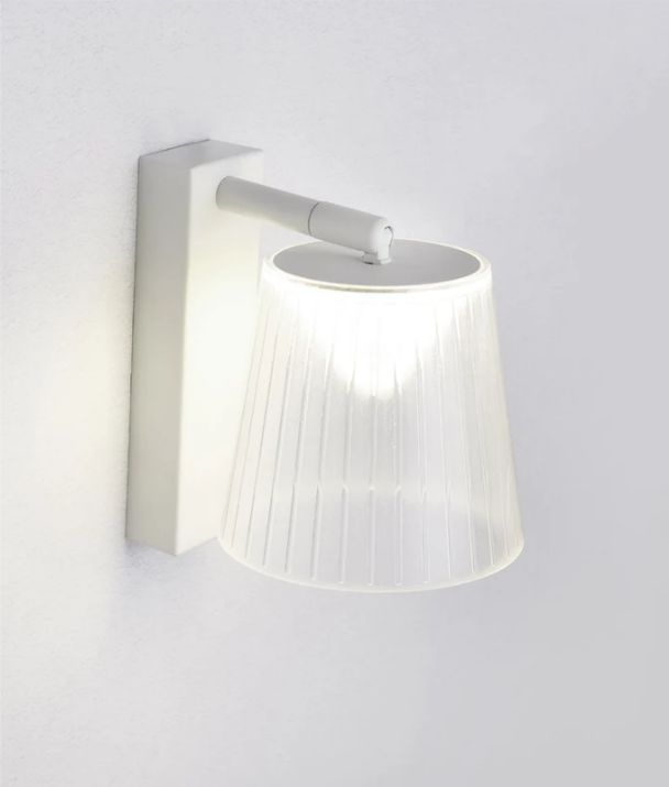 CHESTER: City Series LED Wall White 1 Switch Clear PS Shade Wall Lights - 5000K