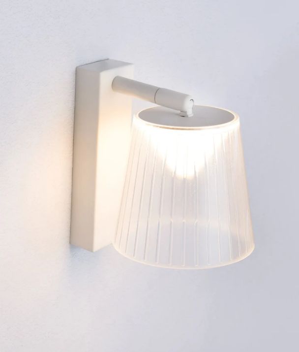 CHESTER: City Series LED Wall White 1 Switch Clear PS Shade Wall Lights - 3000K