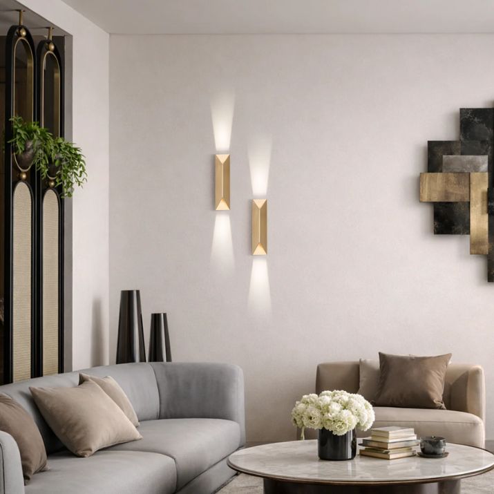 Chaska Wall Lightt - Gold