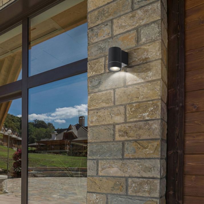 KMAN Single Exterior Wall Light - Black